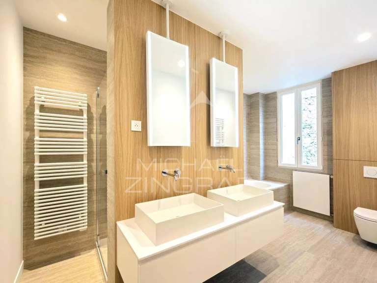 Appartement Paris 8e - 3 chambres - 142m²