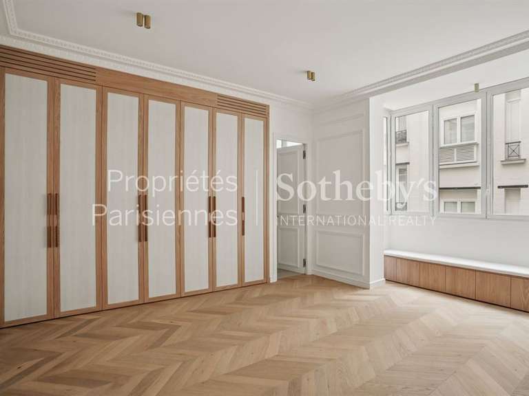 Appartement Paris 8e - 3 chambres - 166m²