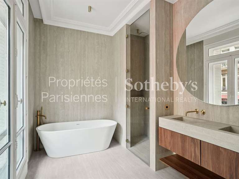 Appartement Paris 8e - 3 chambres - 166m²