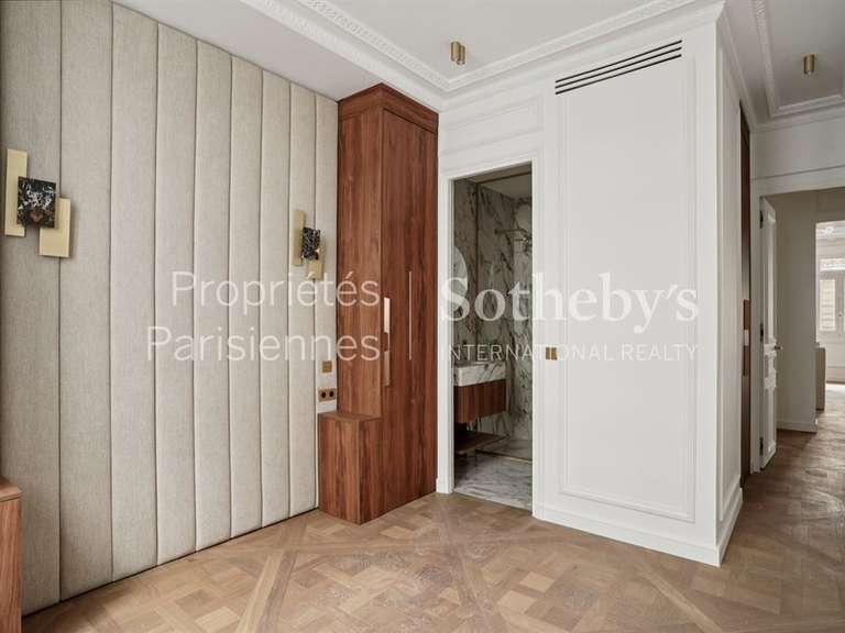Appartement Paris 8e - 3 chambres - 166m²