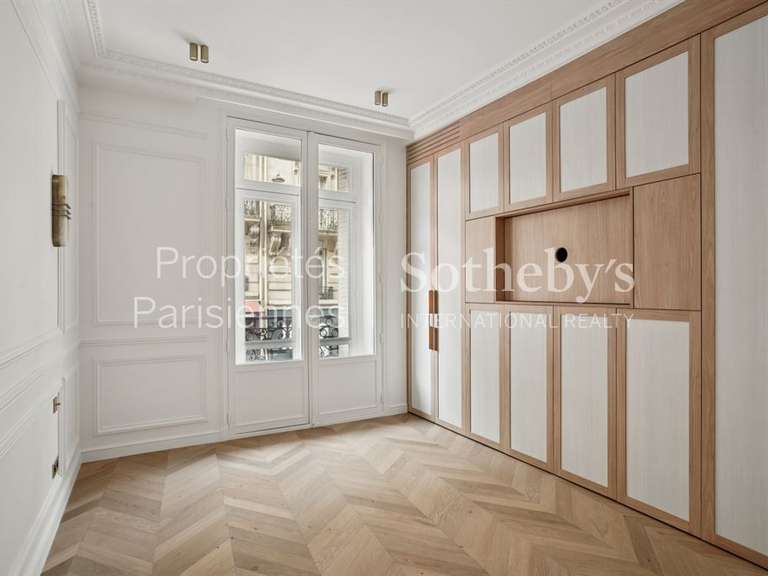 Appartement Paris 8e - 2 chambres - 125m²