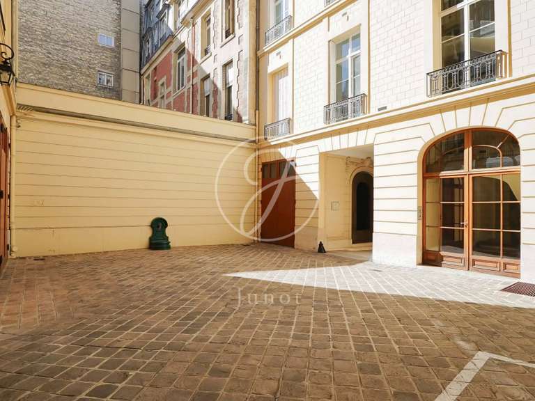 Appartement Paris 8e - 3 chambres - 155m²