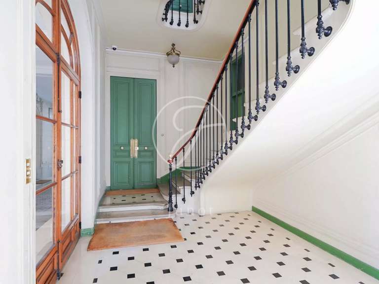 Appartement Paris 8e - 3 chambres - 155m²