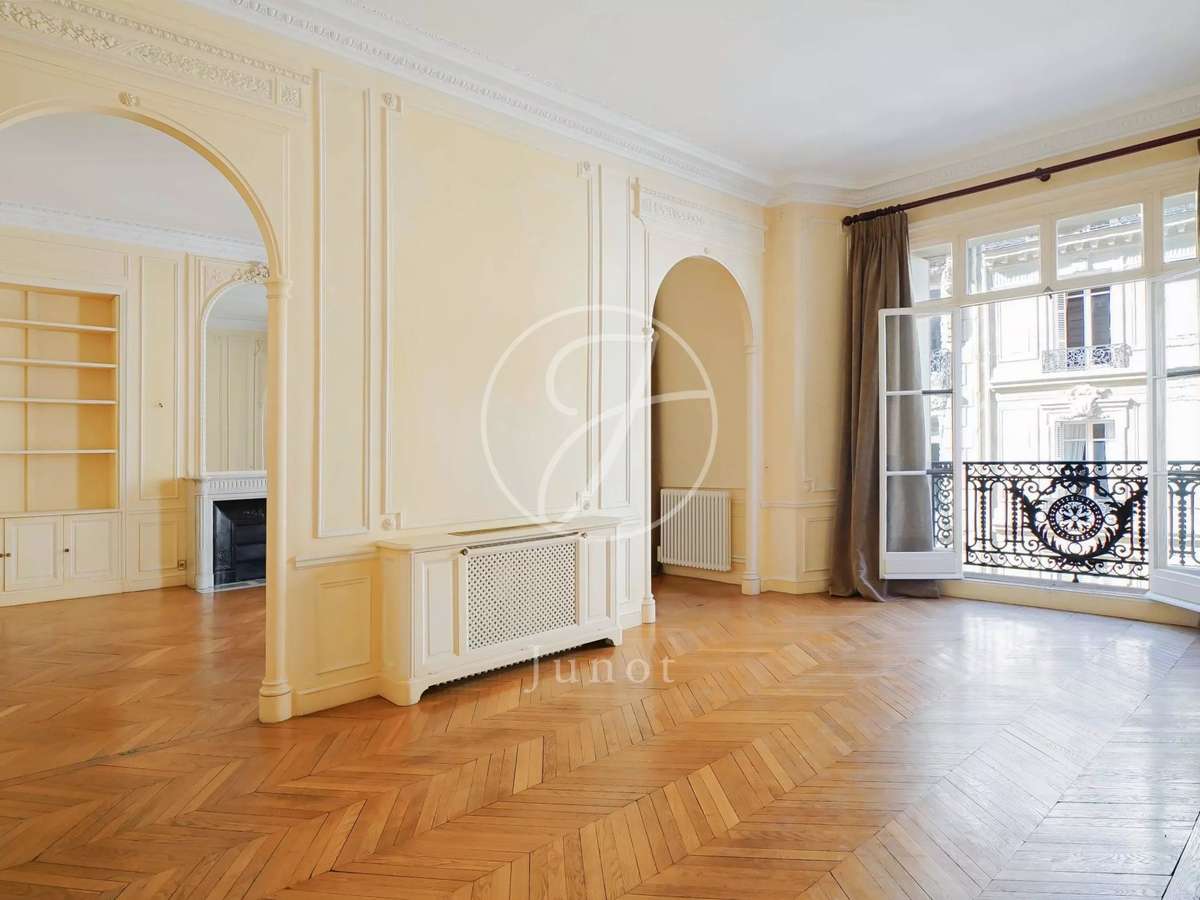Apartment Paris 8e