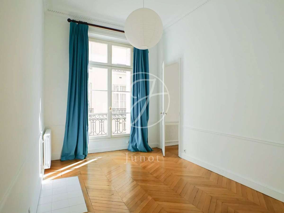 Apartment Paris 8e