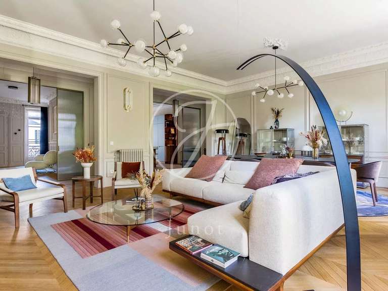 Appartement Paris 8e - 4 chambres - 266m²