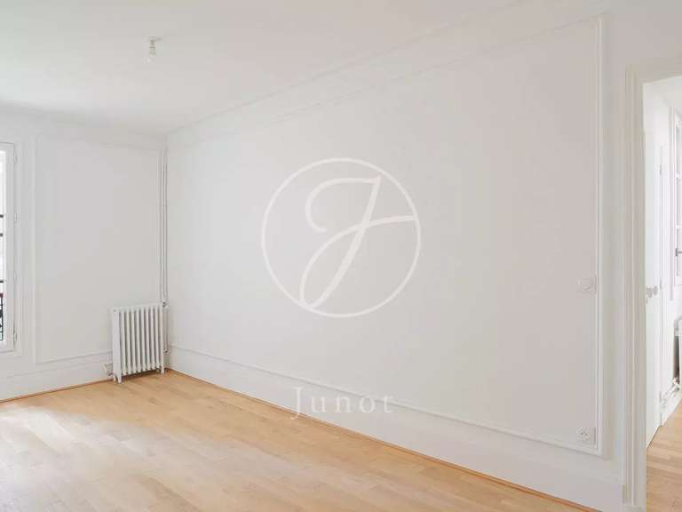 Appartement Paris 8e - 2 chambres - 78m²