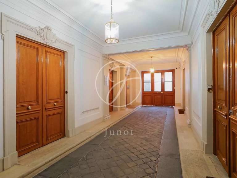 Appartement Paris 8e - 4 chambres - 176m²