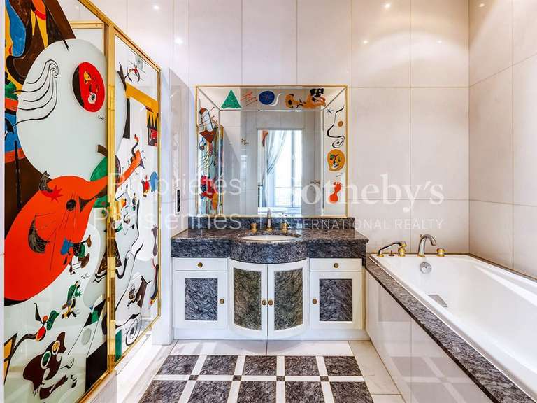 Appartement Paris 8e - 3 chambres - 323m²