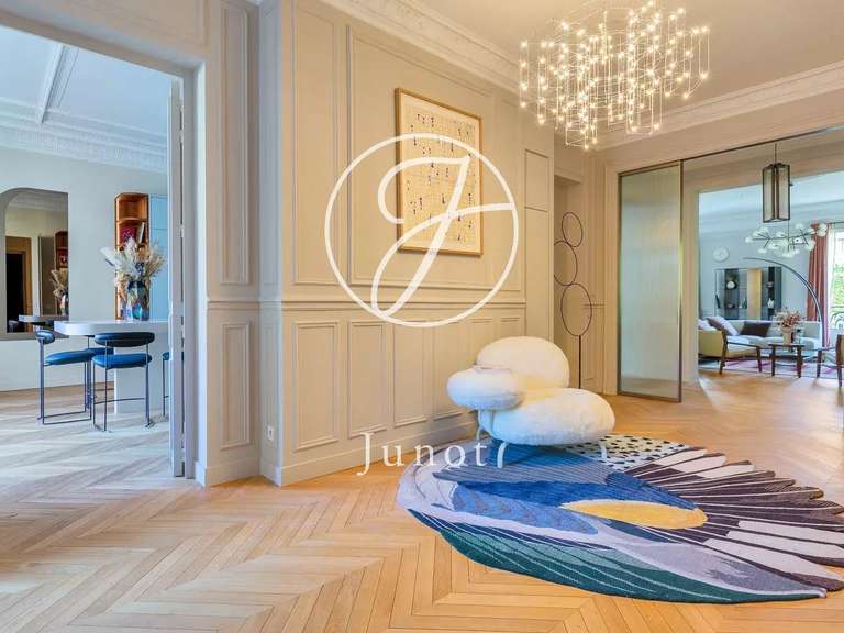 Apartment Paris 8e - 4 bedrooms - 266m²