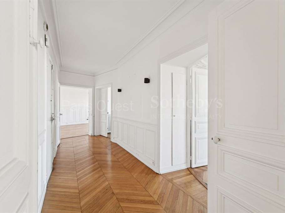 Apartment Paris 8e