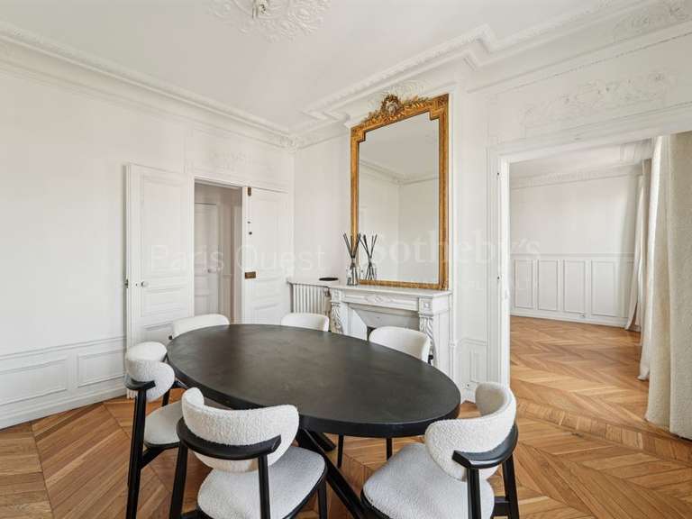 Appartement Paris 8e - 3 chambres - 146m²