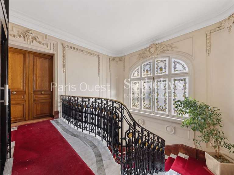 Appartement Paris 8e - 3 chambres - 156m²