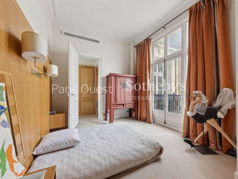Appartement Paris 8e - 3 chambres - 156m²