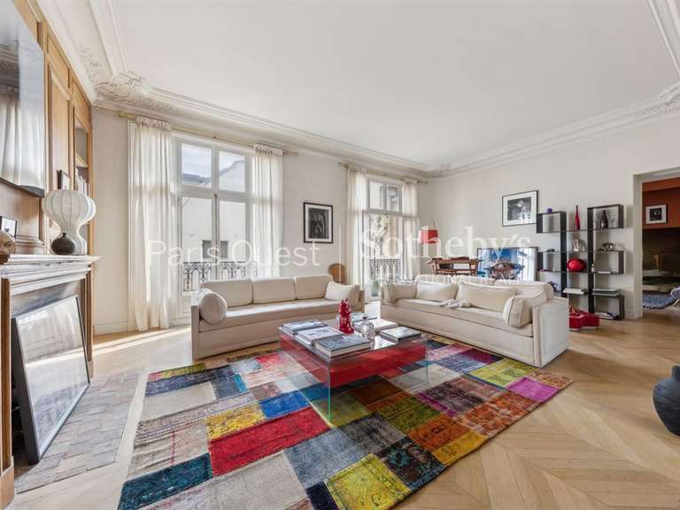 Appartement Paris 8e - 3 chambres - 156m²