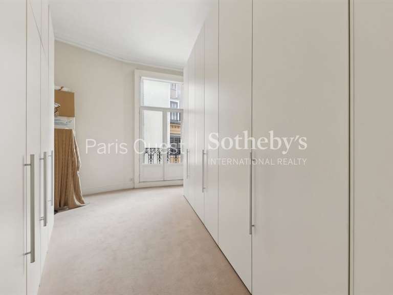 Appartement Paris 8e - 3 chambres - 156m²