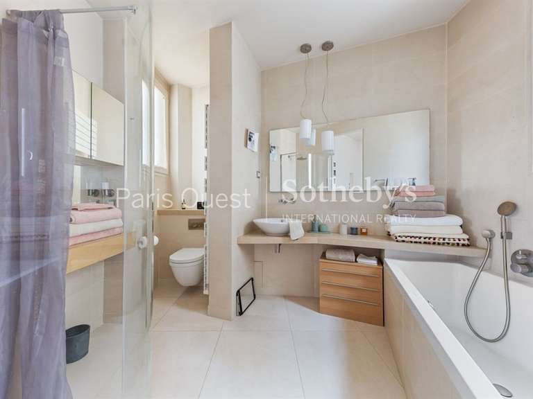 Appartement Paris 8e - 3 chambres - 156m²