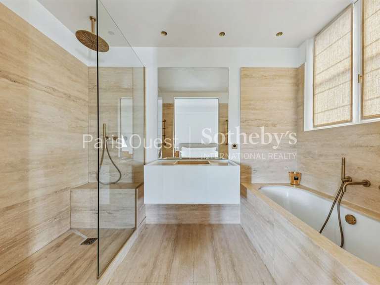 Appartement Paris 8e - 5 chambres - 247m²