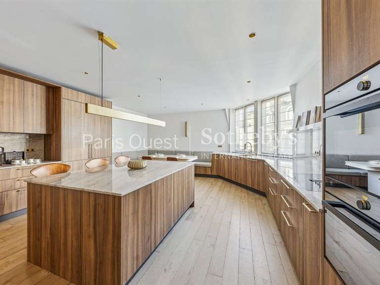 Appartement Paris 8e - 5 chambres - 247m²