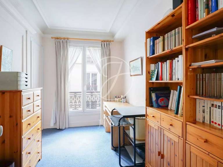 Appartement Paris 8e - 3 chambres - 130m²