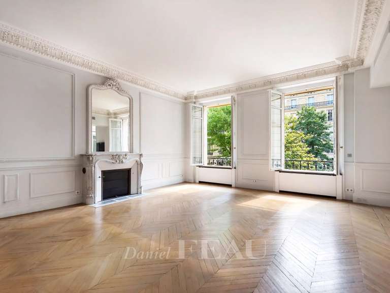 Appartement Paris 8e - 3 chambres - 189m²