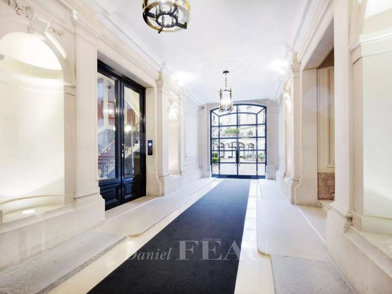 Appartement Paris 8e - 3 chambres - 189m²