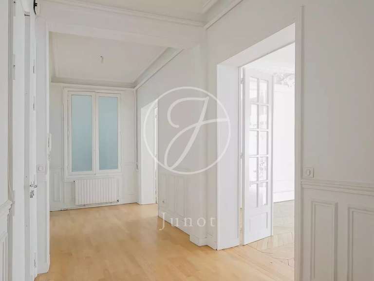 Appartement Paris 8e - 3 chambres - 166m²