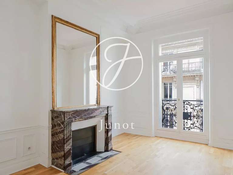 Appartement Paris 8e - 3 chambres - 166m²