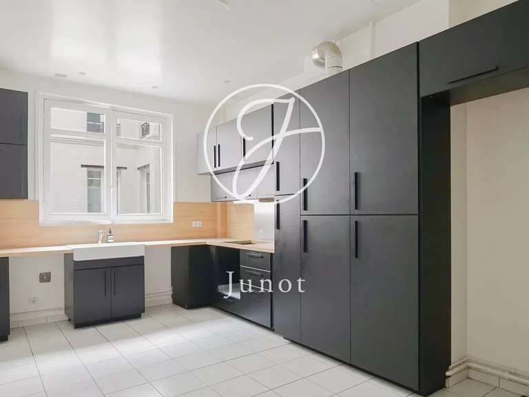 Appartement Paris 8e - 3 chambres - 166m²