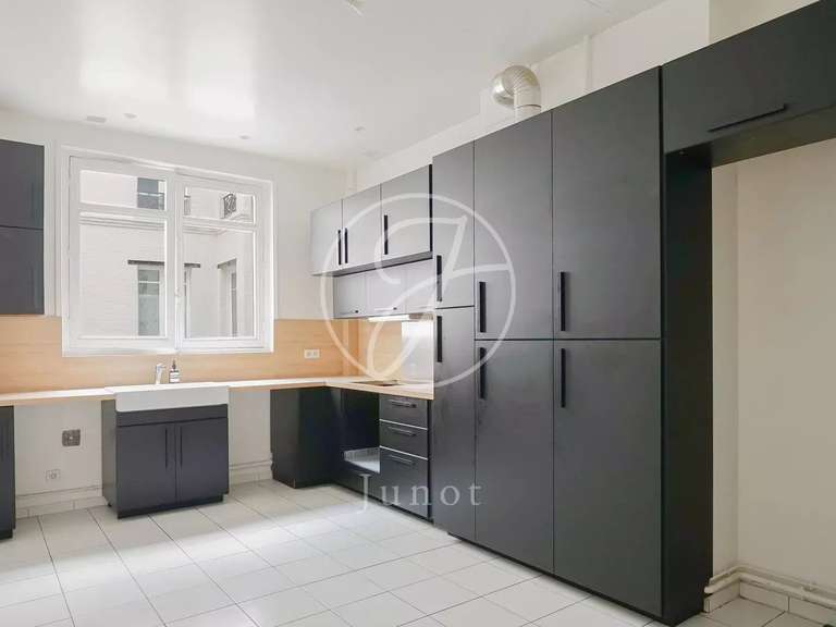 Appartement Paris 8e - 3 chambres - 166m²