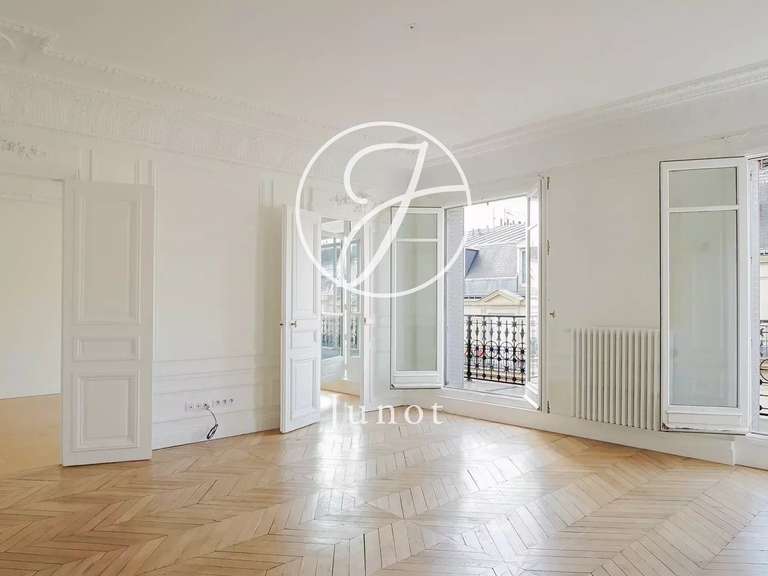 Appartement Paris 8e - 3 chambres - 150m²