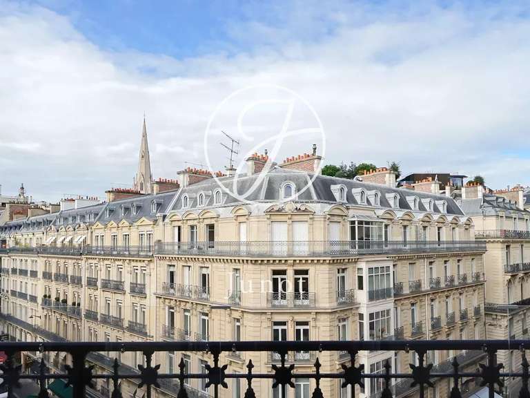 Appartement Paris 8e - 3 chambres - 150m²
