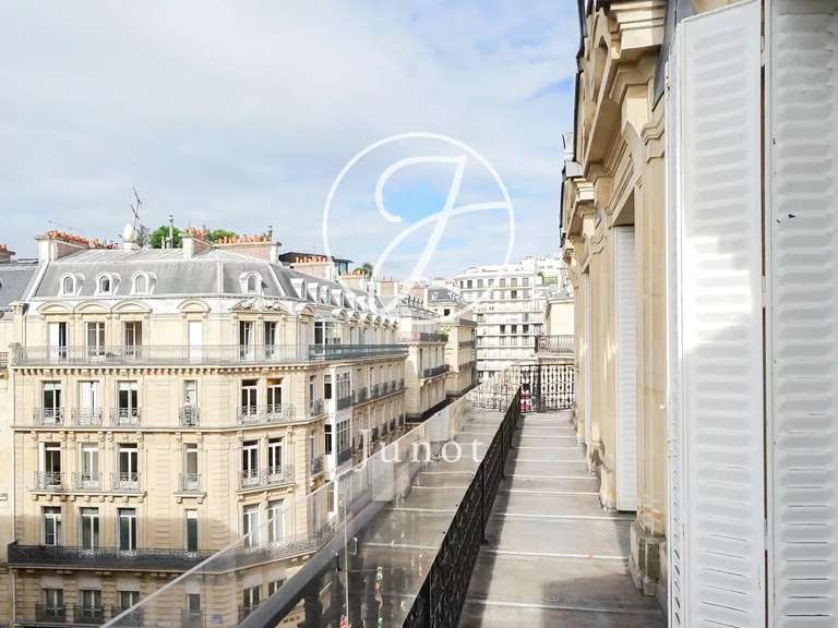 Appartement Paris 8e - 3 chambres - 150m²