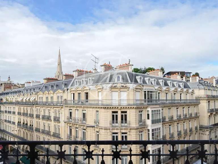 Appartement Paris 8e - 3 chambres - 150m²