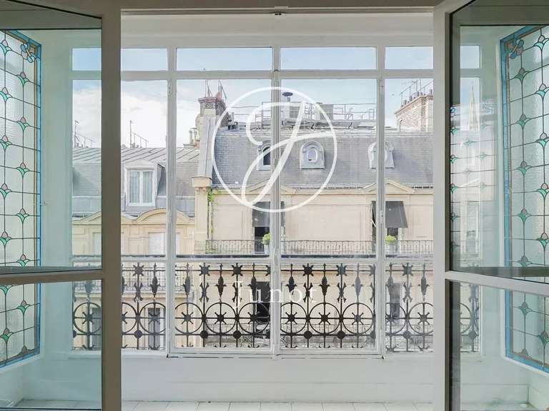Appartement Paris 8e - 3 chambres - 150m²