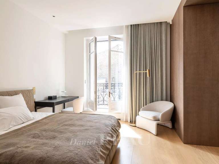 Appartement Paris 8e - 4 chambres - 368m²