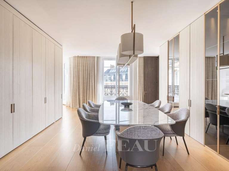 Appartement Paris 8e - 4 chambres - 368m²