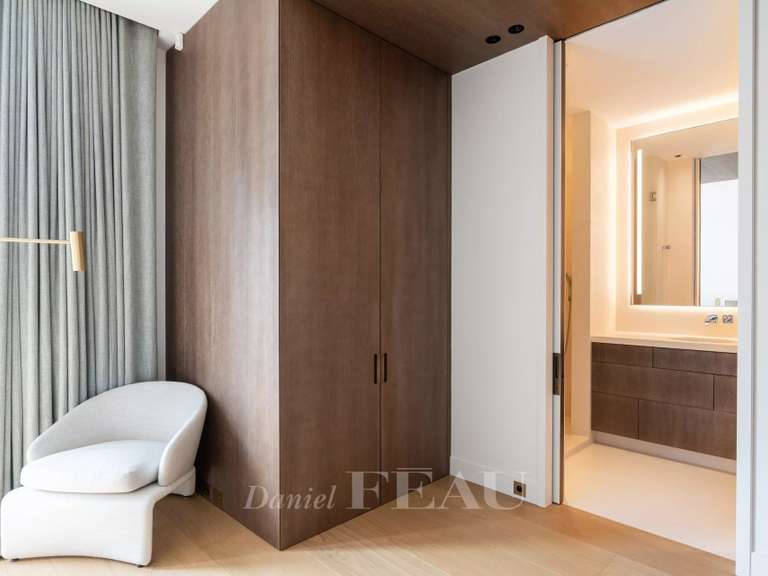 Appartement Paris 8e - 4 chambres - 368m²