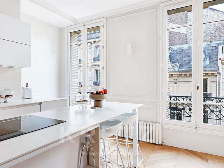 Appartement Paris 8e - 3 chambres - 160m²
