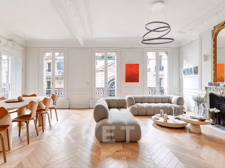 Appartement Paris 8e - 3 chambres - 160m²
