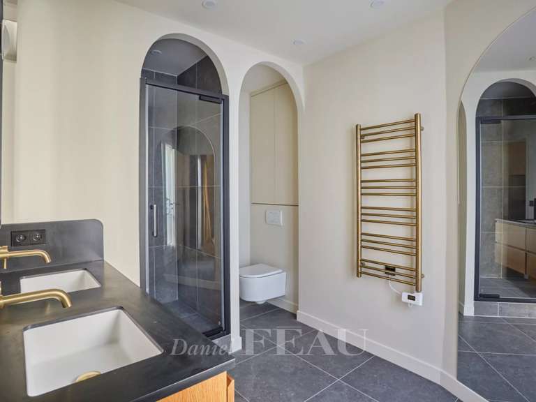 Appartement Paris 8e - 3 chambres - 124m²