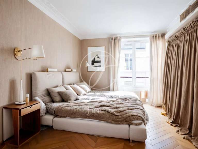 Appartement Paris 8e - 1 chambre - 76m²