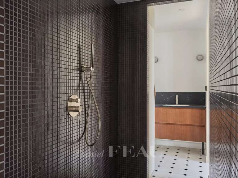 Appartement Paris 8e - 3 chambres - 114m²