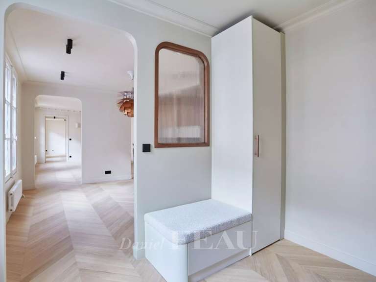 Appartement Paris 8e - 3 chambres - 114m²