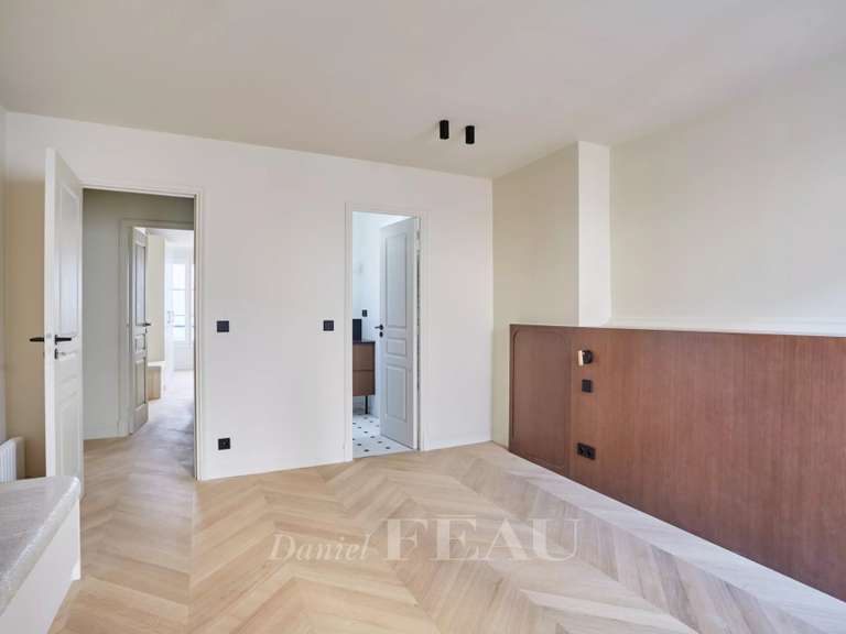 Appartement Paris 8e - 3 chambres - 114m²