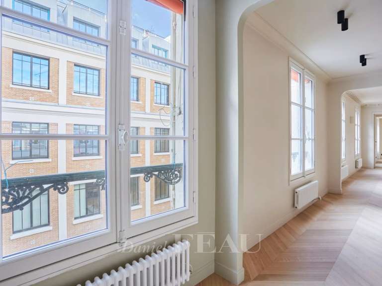 Appartement Paris 8e - 3 chambres - 114m²