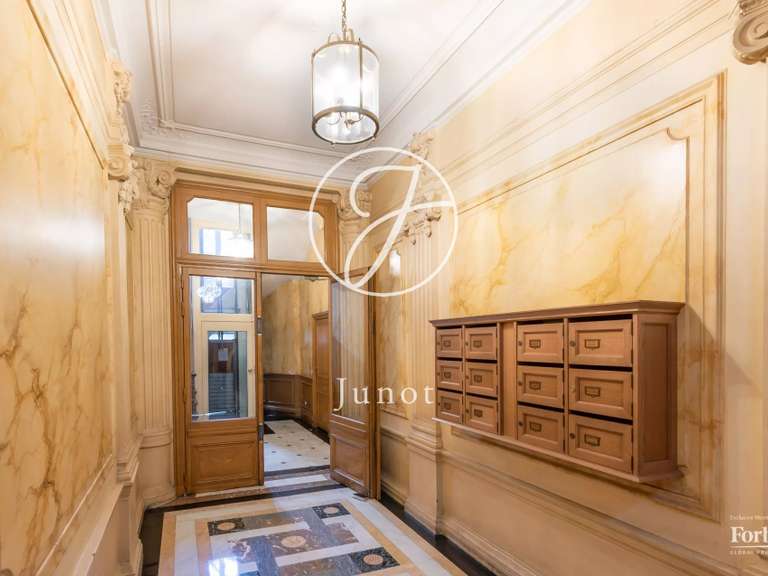 Appartement Paris 8e - 4 chambres - 166m²