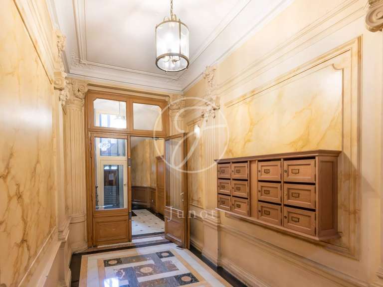 Appartement Paris 8e - 4 chambres - 166m²