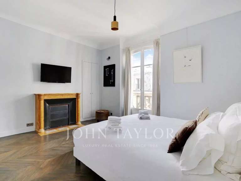 Appartement Paris 8e - 4 chambres - 182m²