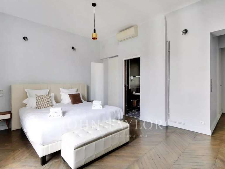 Appartement Paris 8e - 4 chambres - 182m²